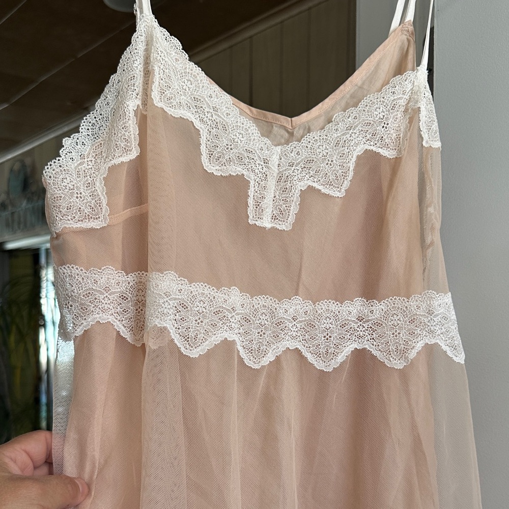 Victoria Secret Sheer Lace Trim Slip Nightdress - Cream Blush NWT Size Medium